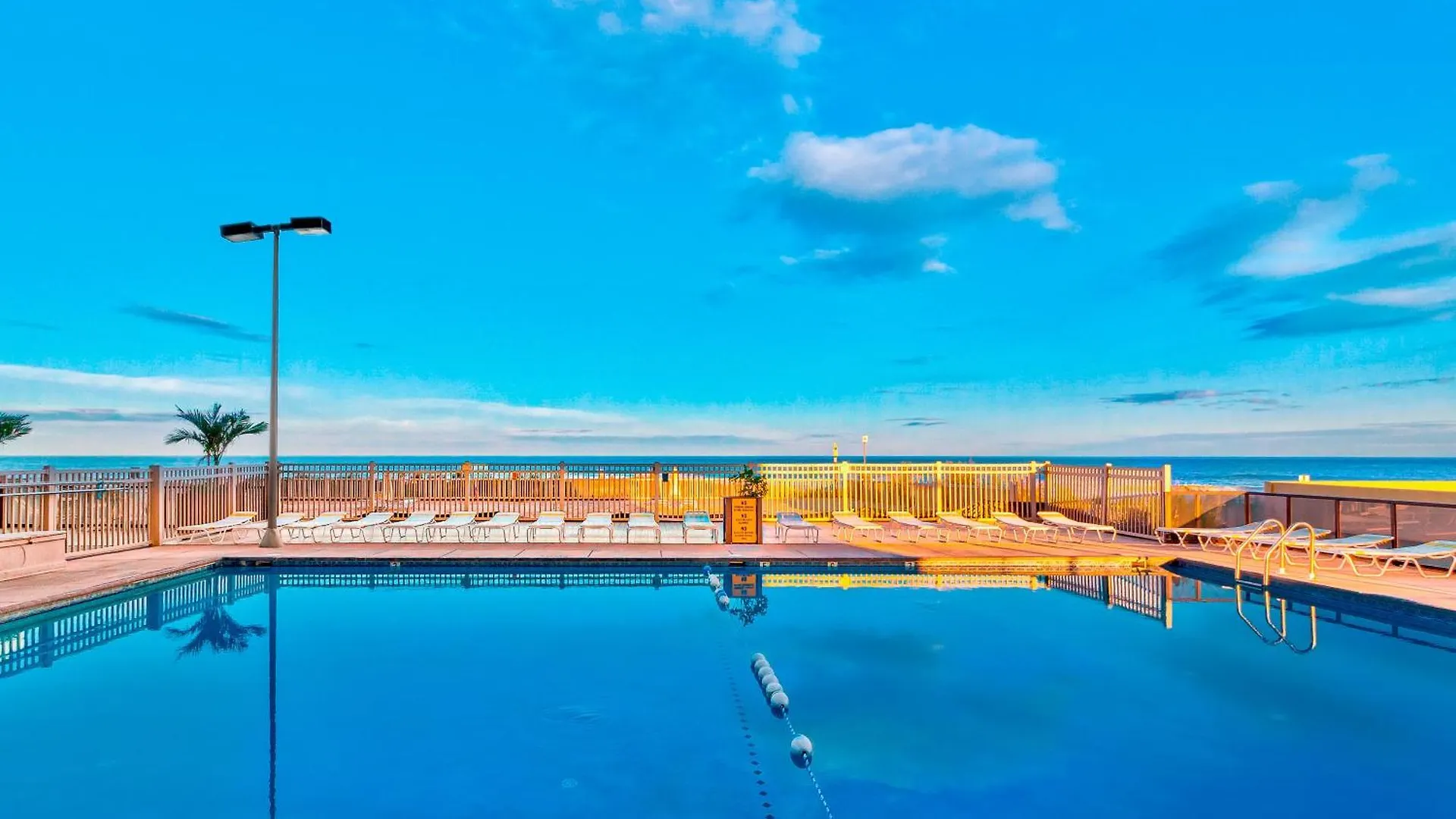 Golden Sands Ocean City 0*,